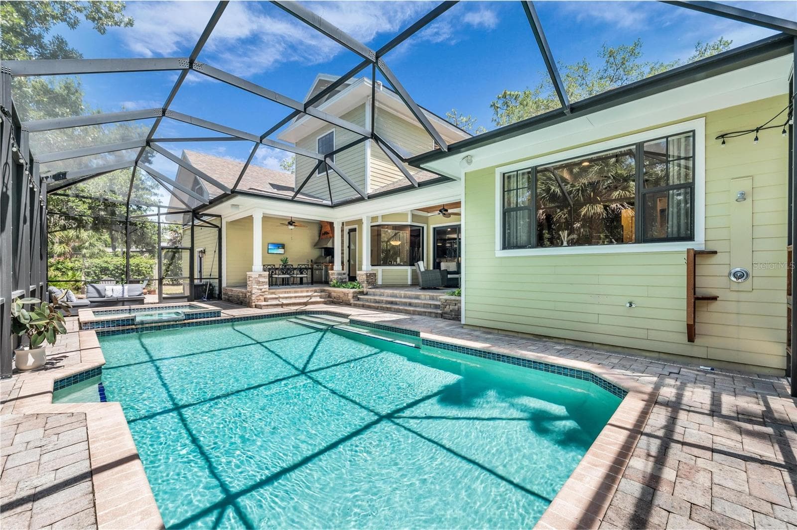 Single Family Residence at 5911 RIVER FOREST CIR, BRADENTON, photo 4 of 70