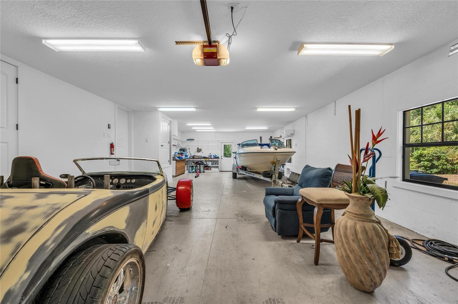 4 car tandem garage - 5911 RIVER FOREST CIR, BRADENTON