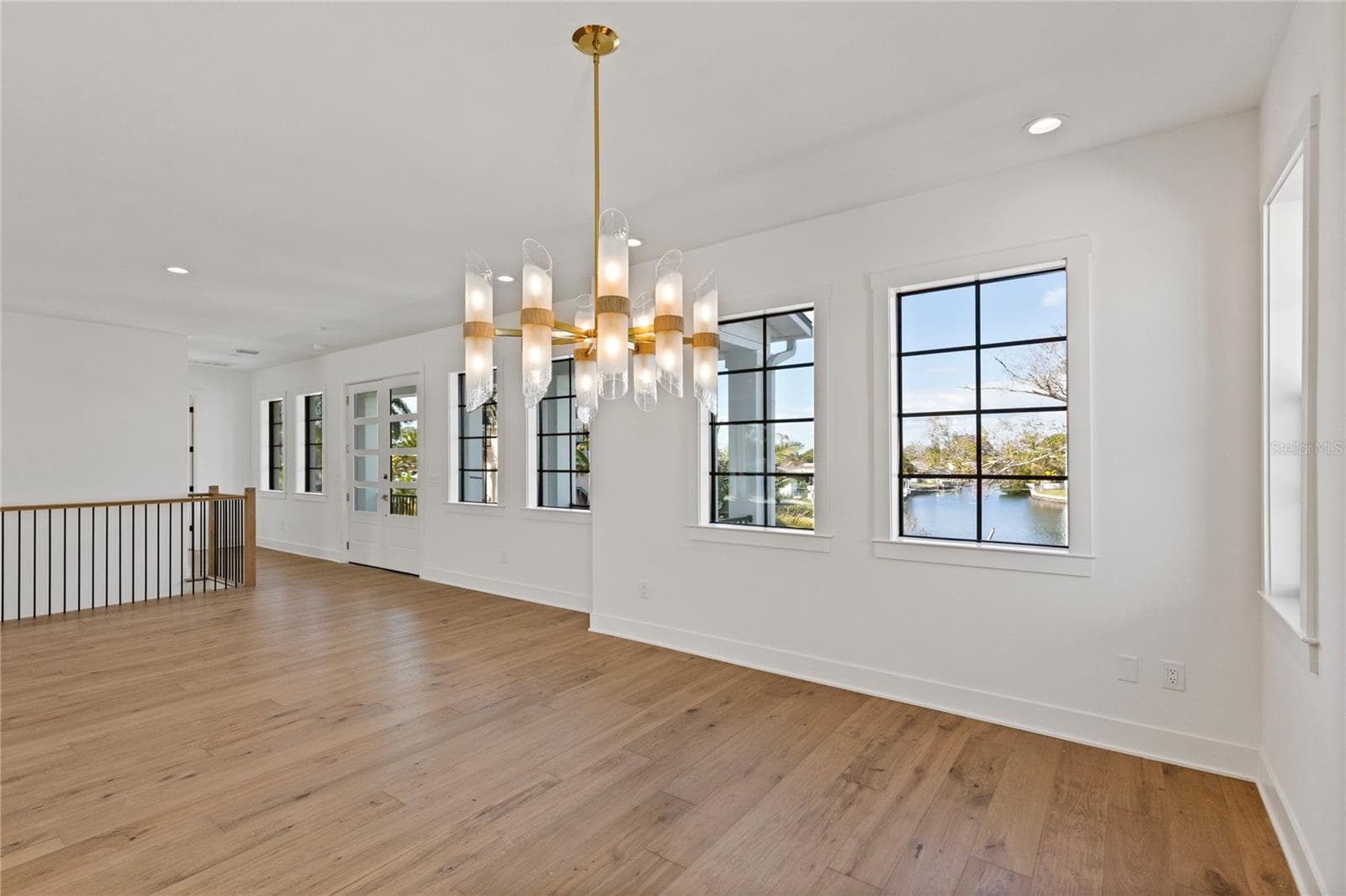 Single Family Residence at 220 90TH AVE NE, ST PETERSBURG, photo 32 of 85