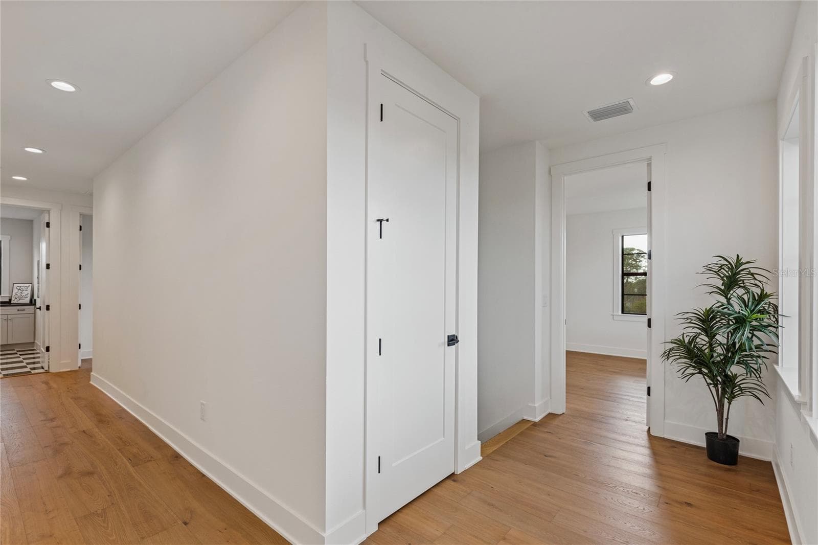 Single Family Residence at 220 90TH AVE NE, ST PETERSBURG, photo 60 of 85