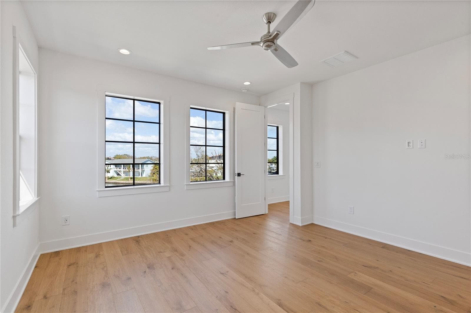 Single Family Residence at 220 90TH AVE NE, ST PETERSBURG, photo 61 of 85