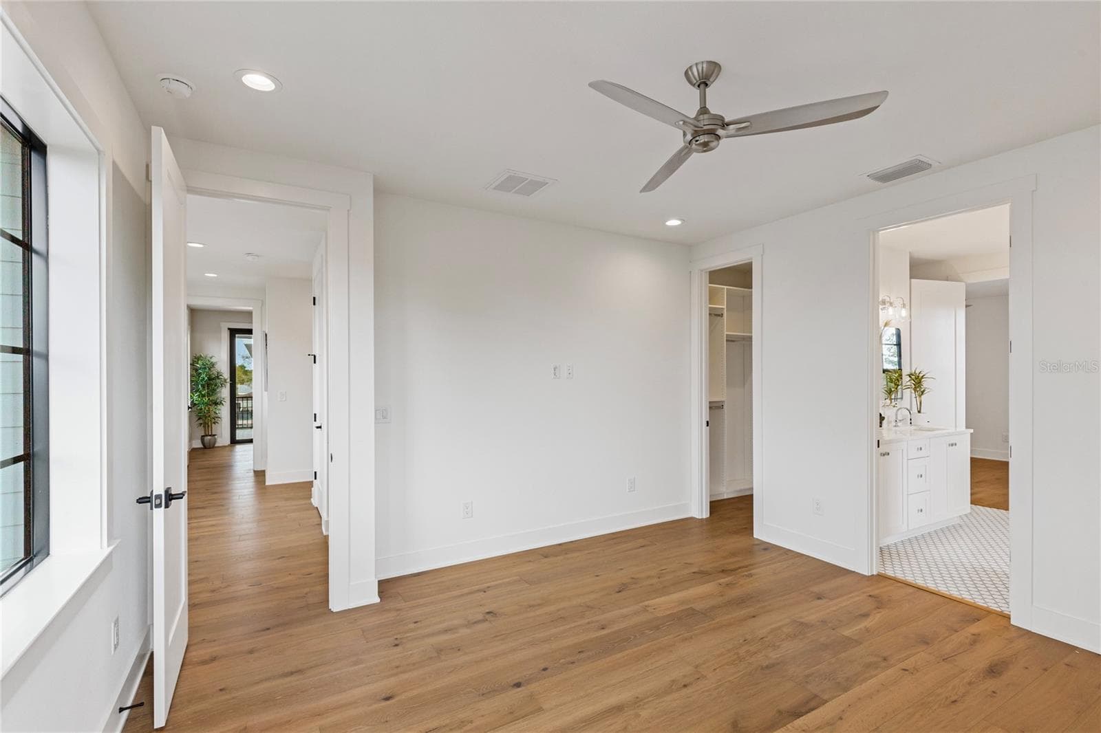 Single Family Residence at 220 90TH AVE NE, ST PETERSBURG, photo 62 of 85