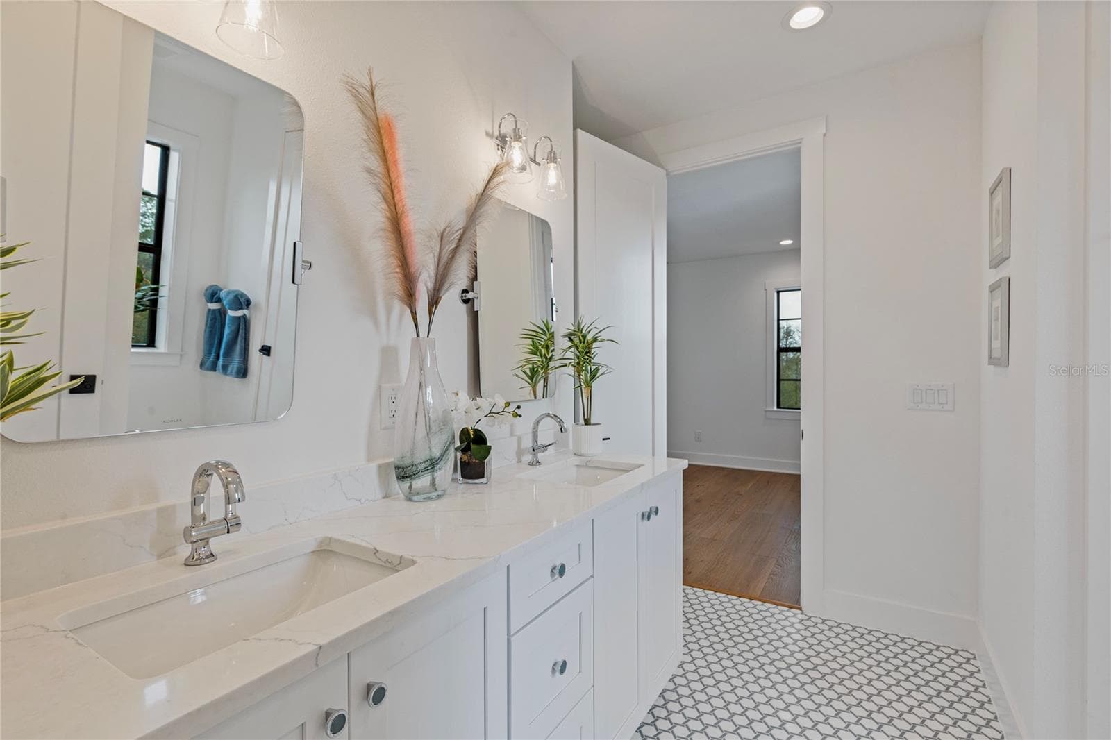 Single Family Residence at 220 90TH AVE NE, ST PETERSBURG, photo 64 of 85