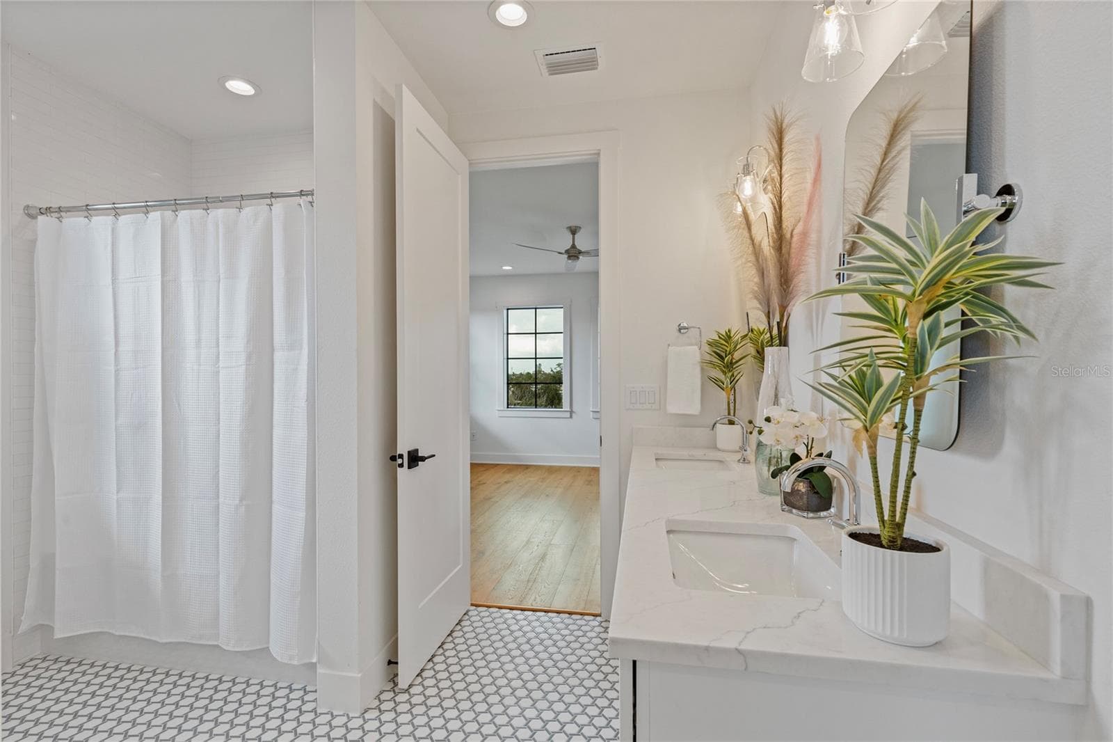 Single Family Residence at 220 90TH AVE NE, ST PETERSBURG, photo 65 of 85