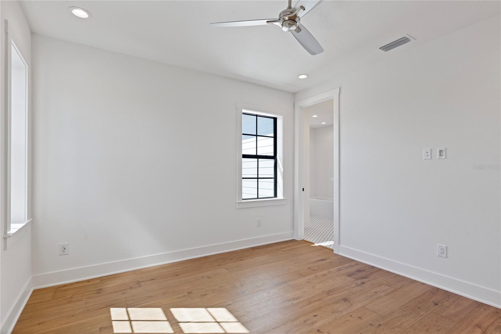Single Family Residence at 220 90TH AVE NE, ST PETERSBURG, photo 69 of 85