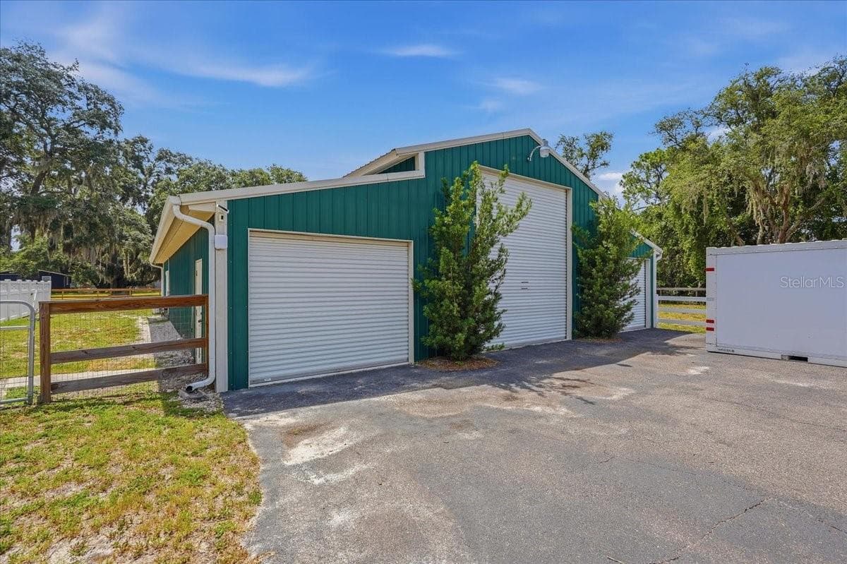 46' x 56' Green Garage - 7014 JONES RD, ODESSA