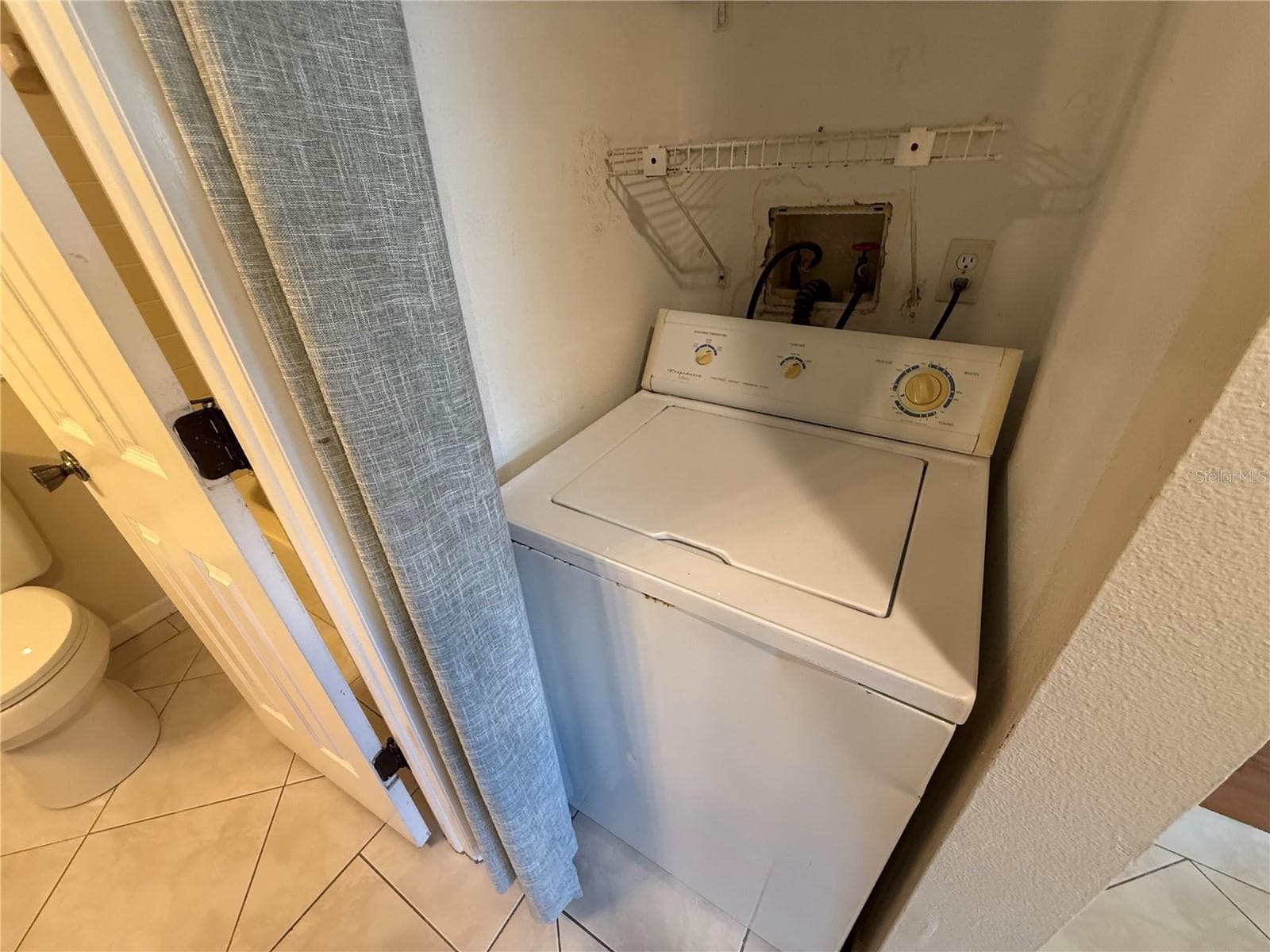 Washer and dryer in unit - 5130 70TH PL N, PINELLAS PARK