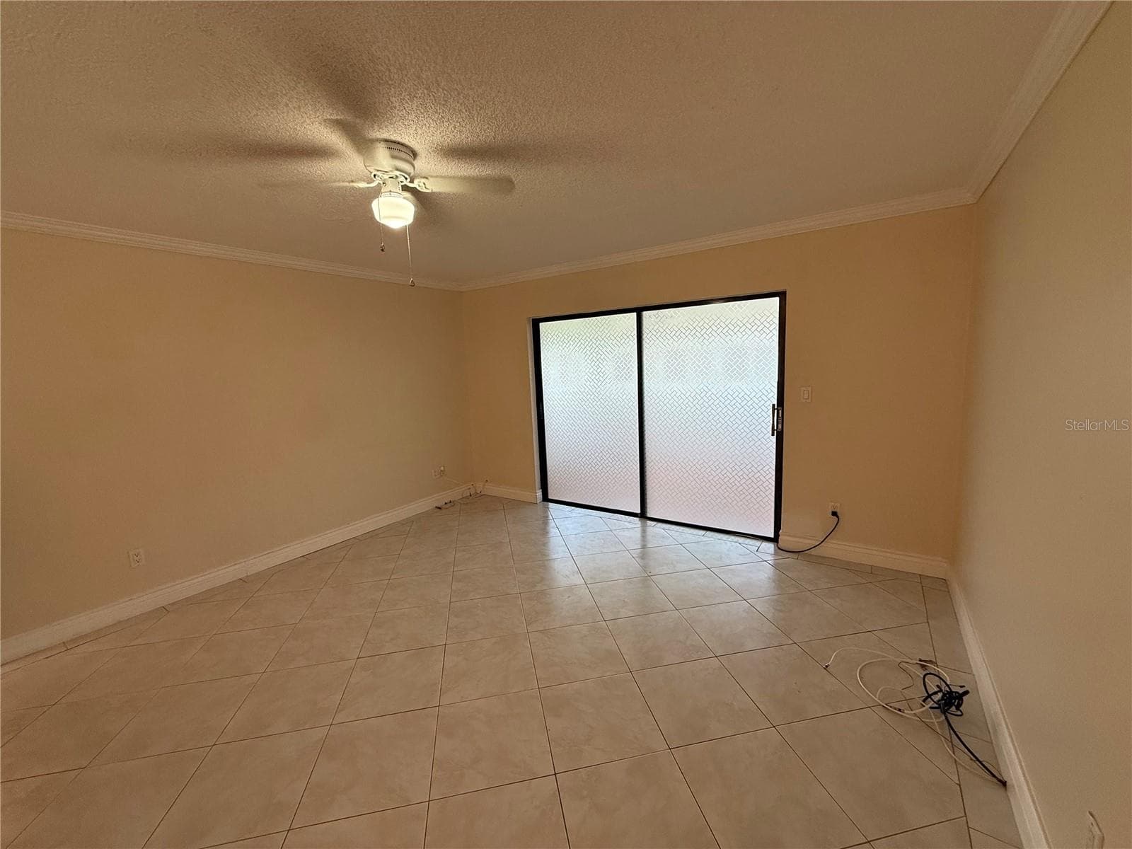 Living room - 5130 70TH PL N, PINELLAS PARK