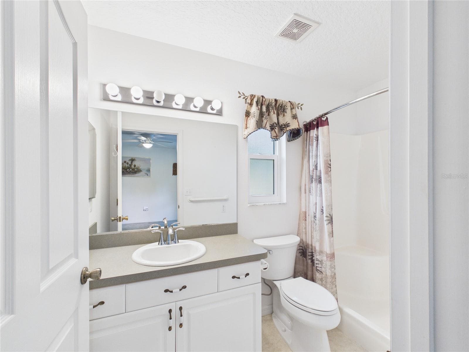 Single Family Residence at 11236 N RAIN PT, INGLIS, photo 4 of 67