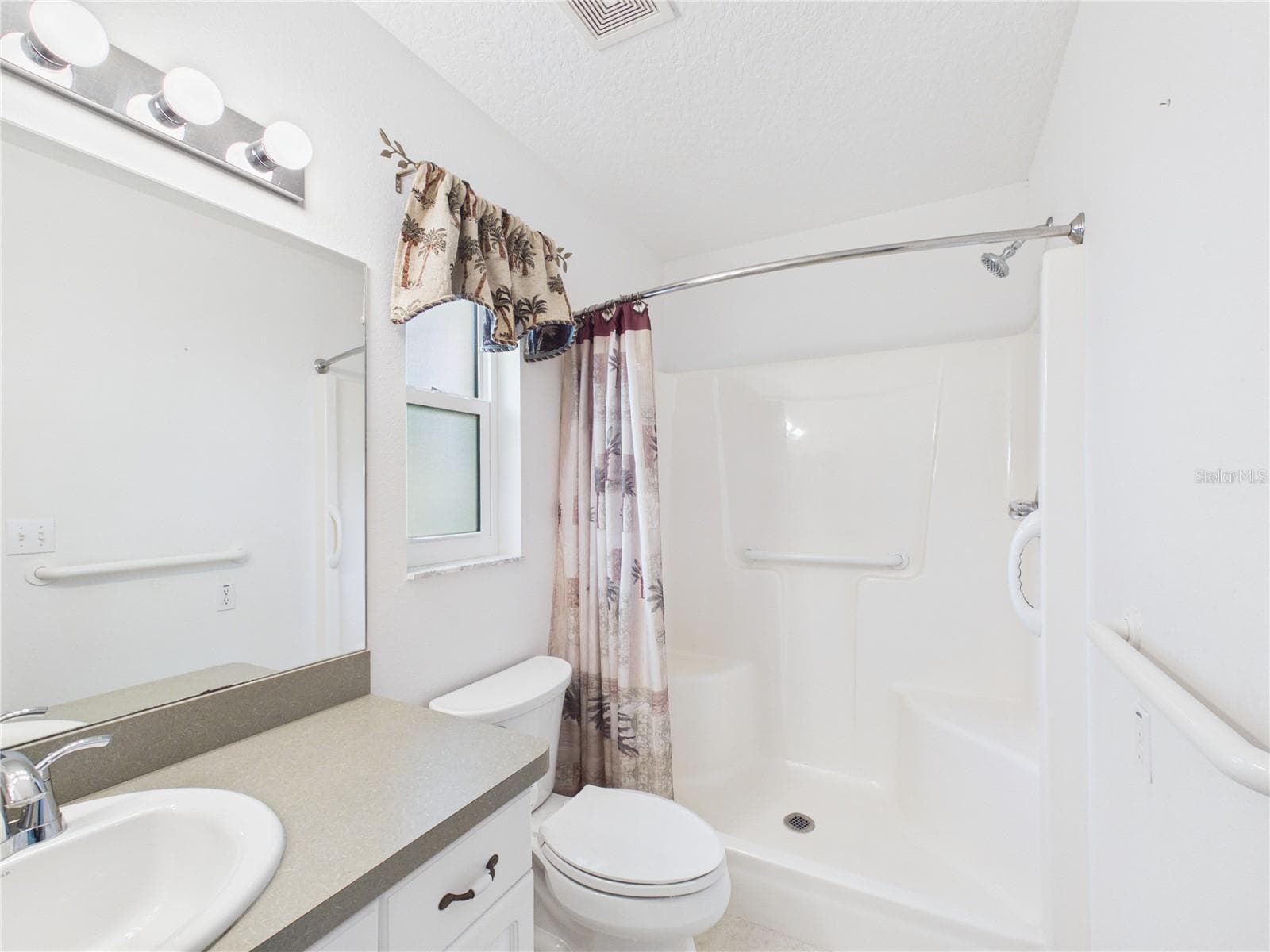 Single Family Residence at 11236 N RAIN PT, INGLIS, photo 5 of 67