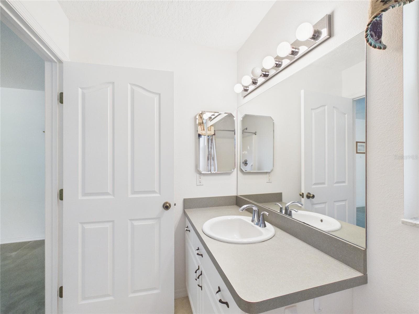Single Family Residence at 11236 N RAIN PT, INGLIS, photo 6 of 67