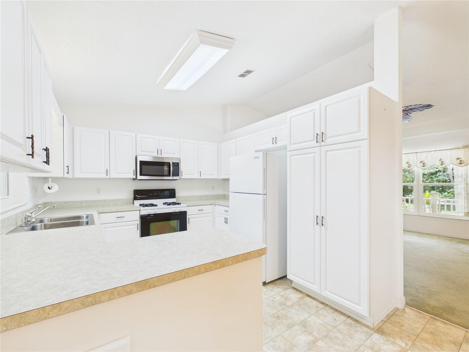 Single Family Residence at 11236 N RAIN PT, INGLIS, photo 8 of 67