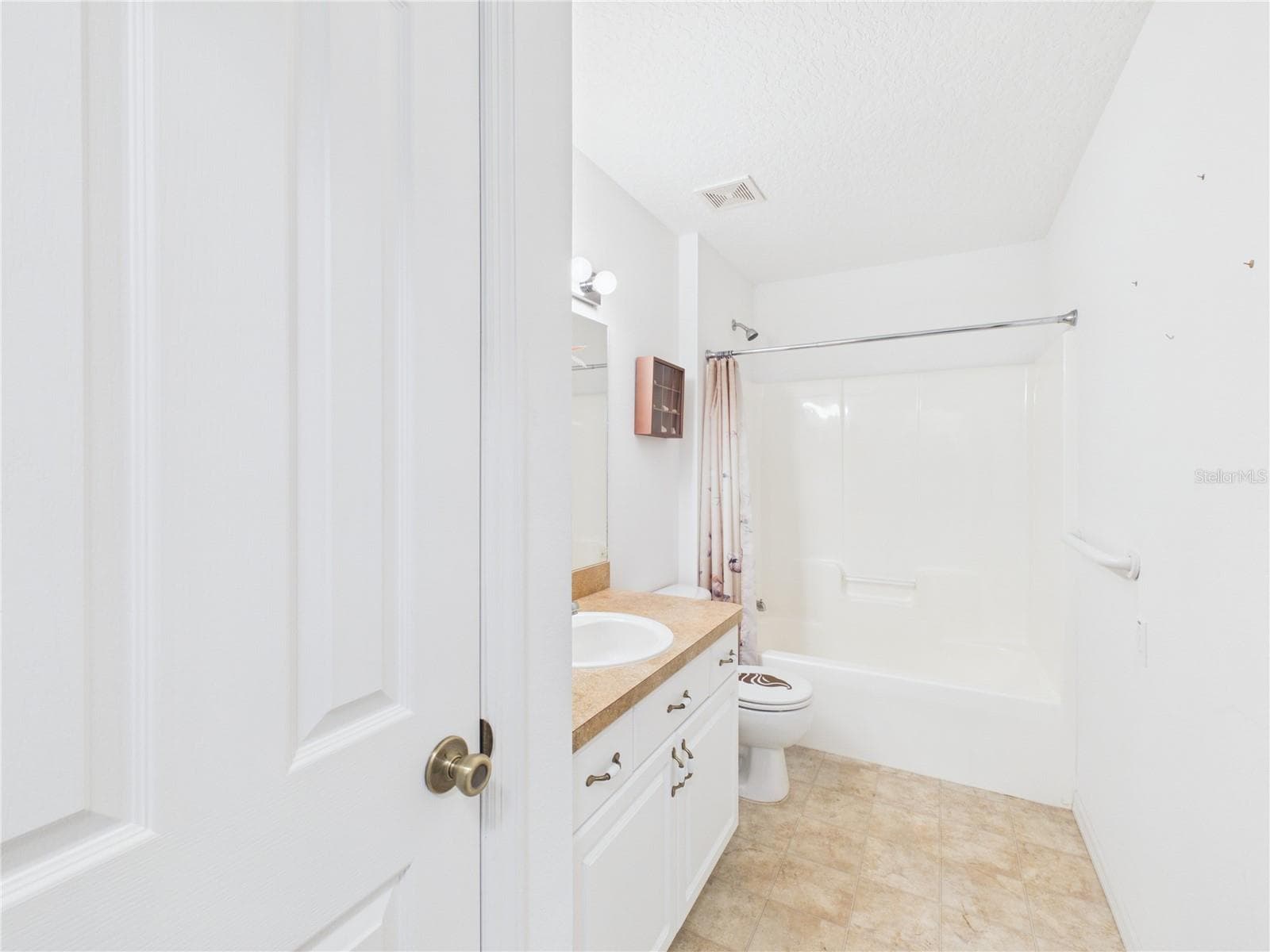 Single Family Residence at 11236 N RAIN PT, INGLIS, photo 9 of 67