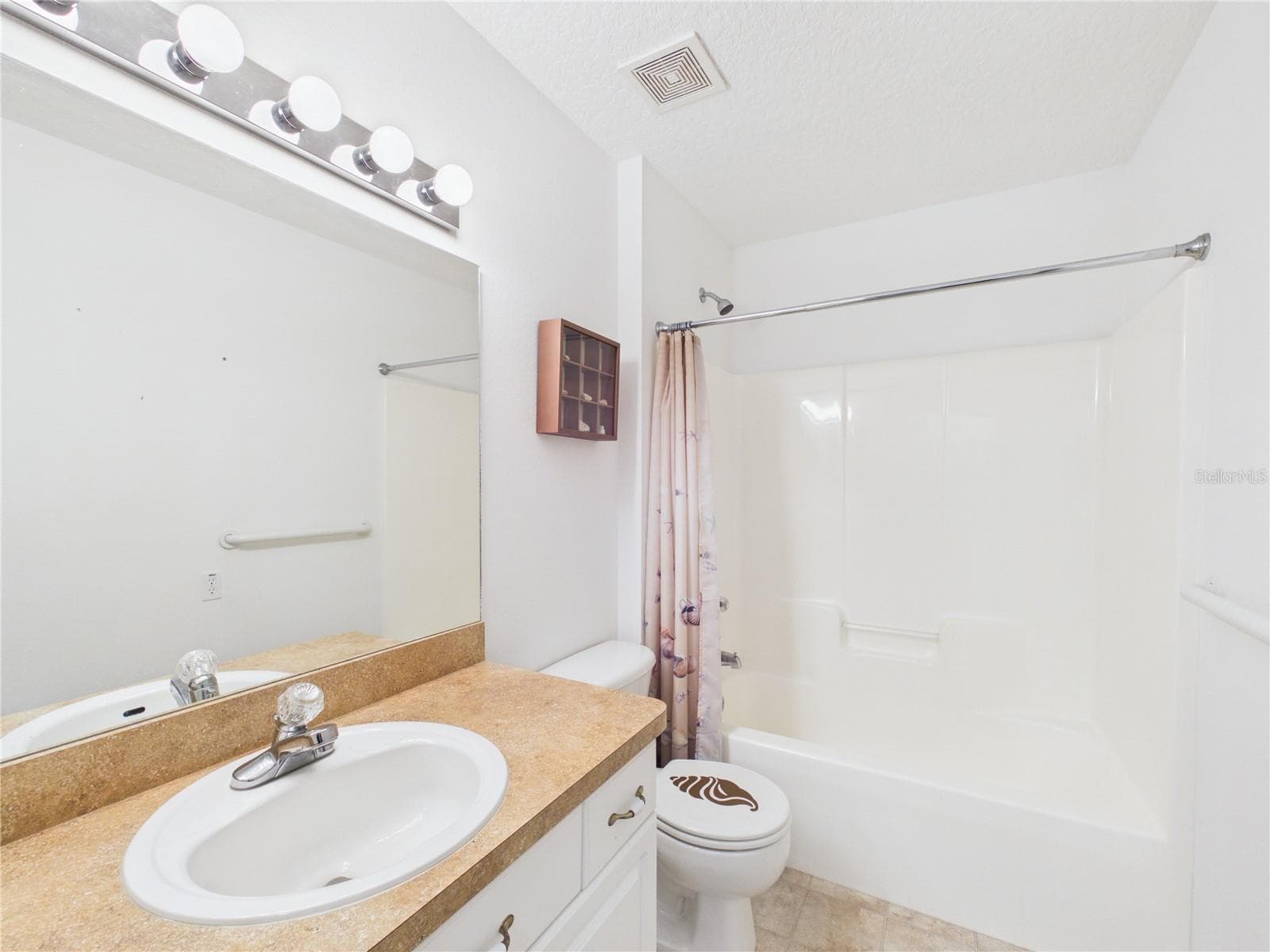 Single Family Residence at 11236 N RAIN PT, INGLIS, photo 10 of 67