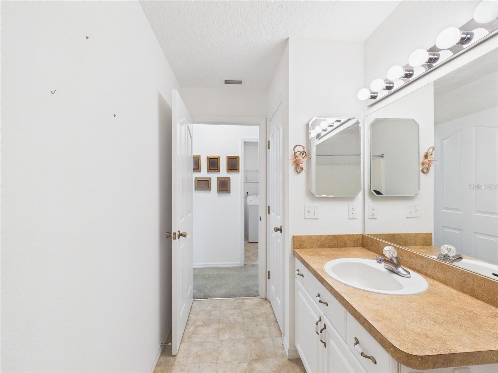 Single Family Residence at 11236 N RAIN PT, INGLIS, photo 11 of 67