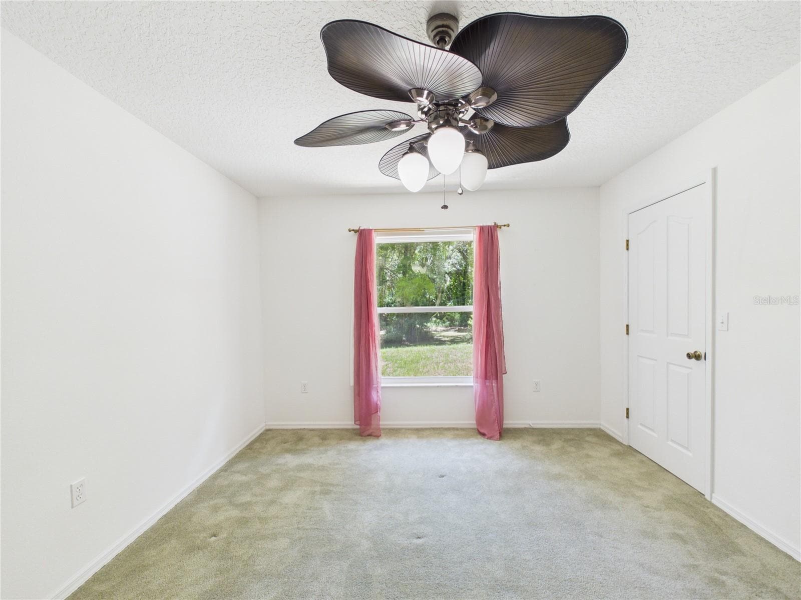 Single Family Residence at 11236 N RAIN PT, INGLIS, photo 27 of 67