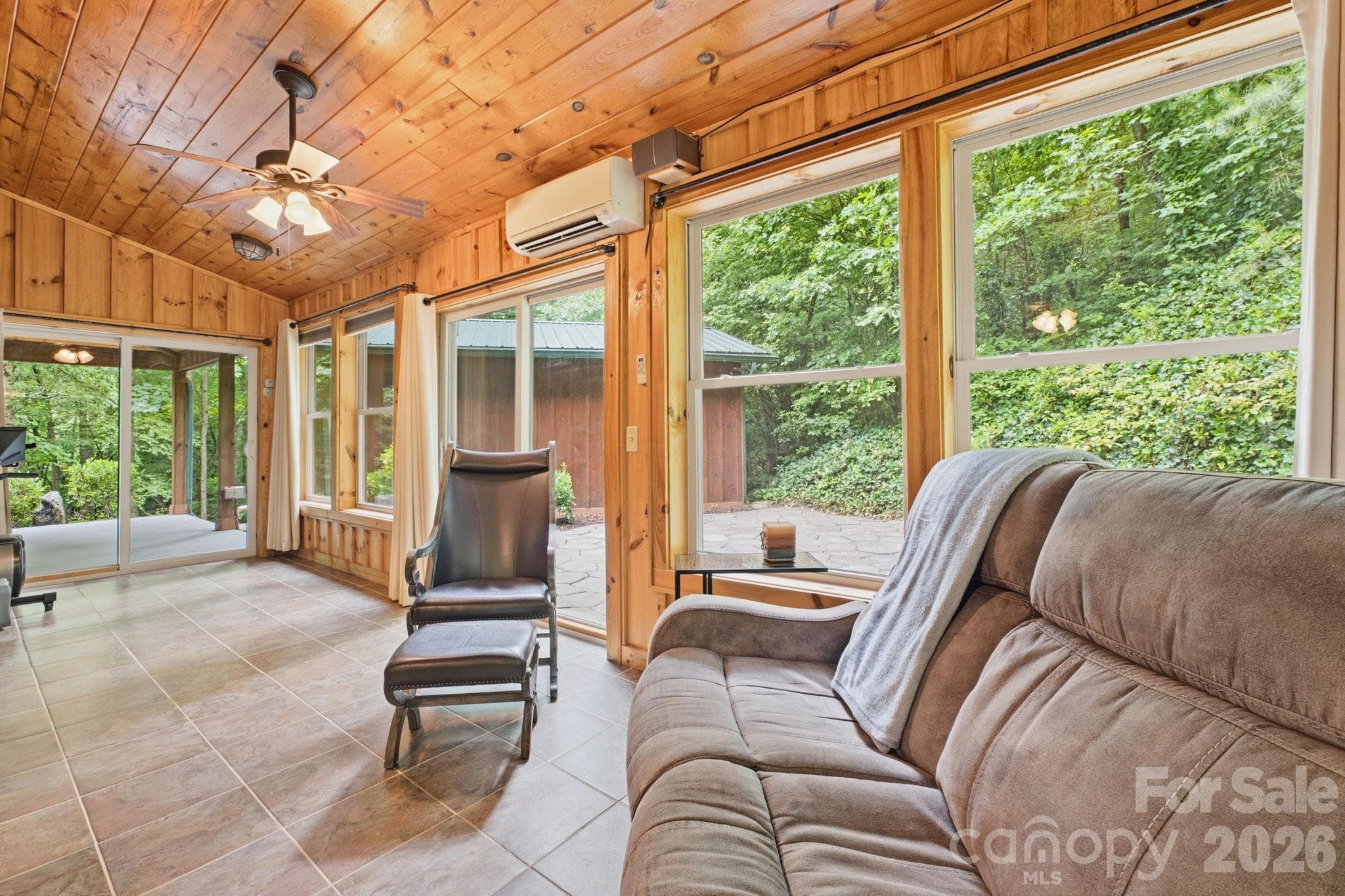 Single Family Residence at 1026 High Top Mountain Road, Whittier, photo 8 of 39