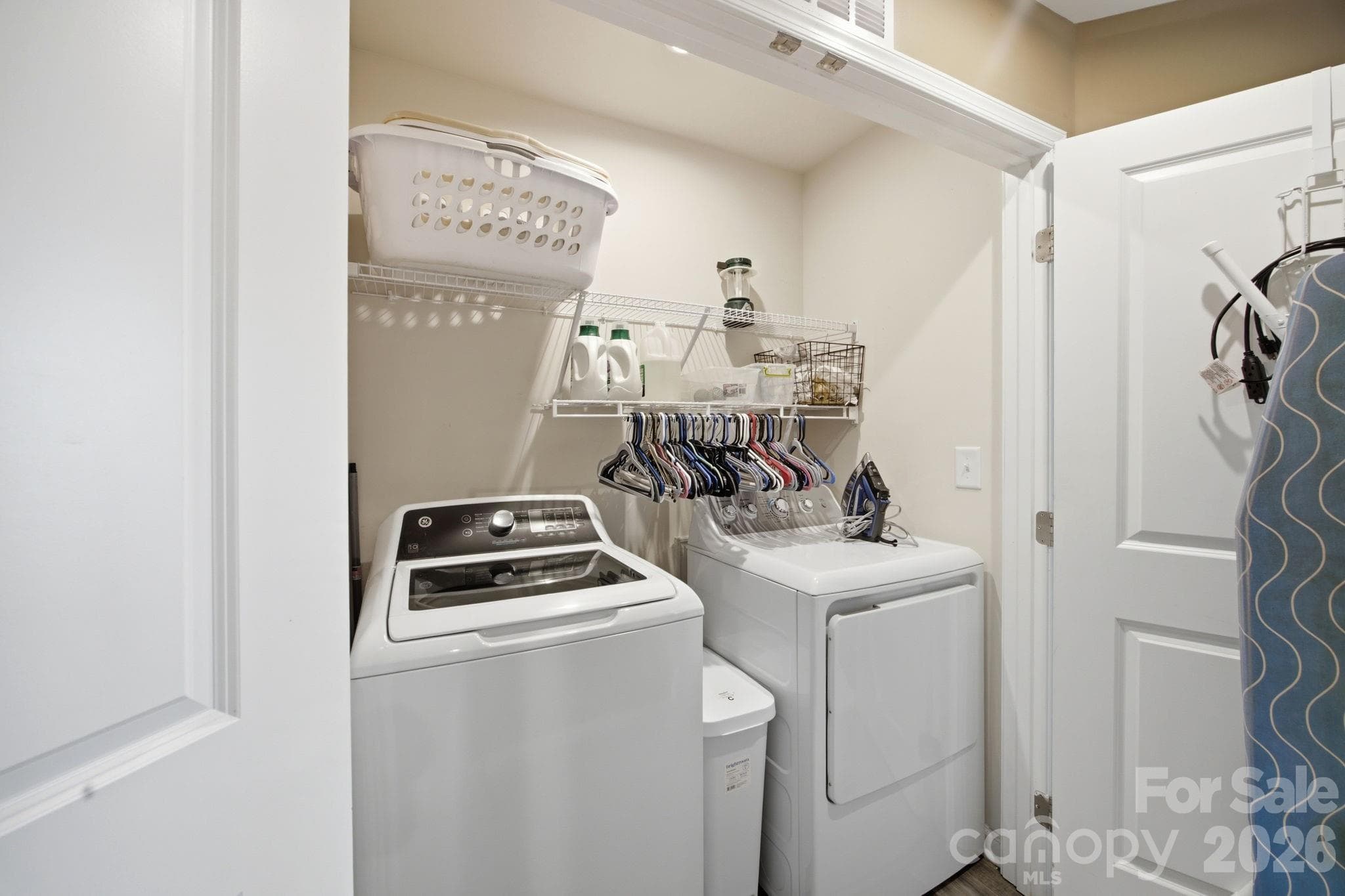 Third Level Laundry - 6121 Cutwater Circle, Charlotte