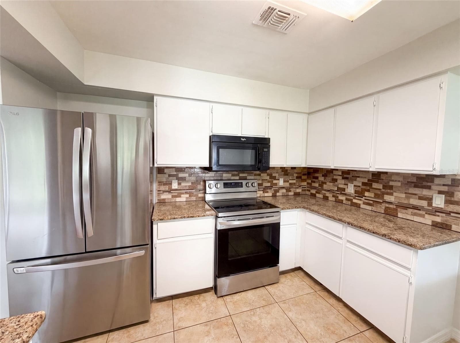 Single Family Residence at 3143 BOXELDER ST, DELTONA, photo 6 of 17