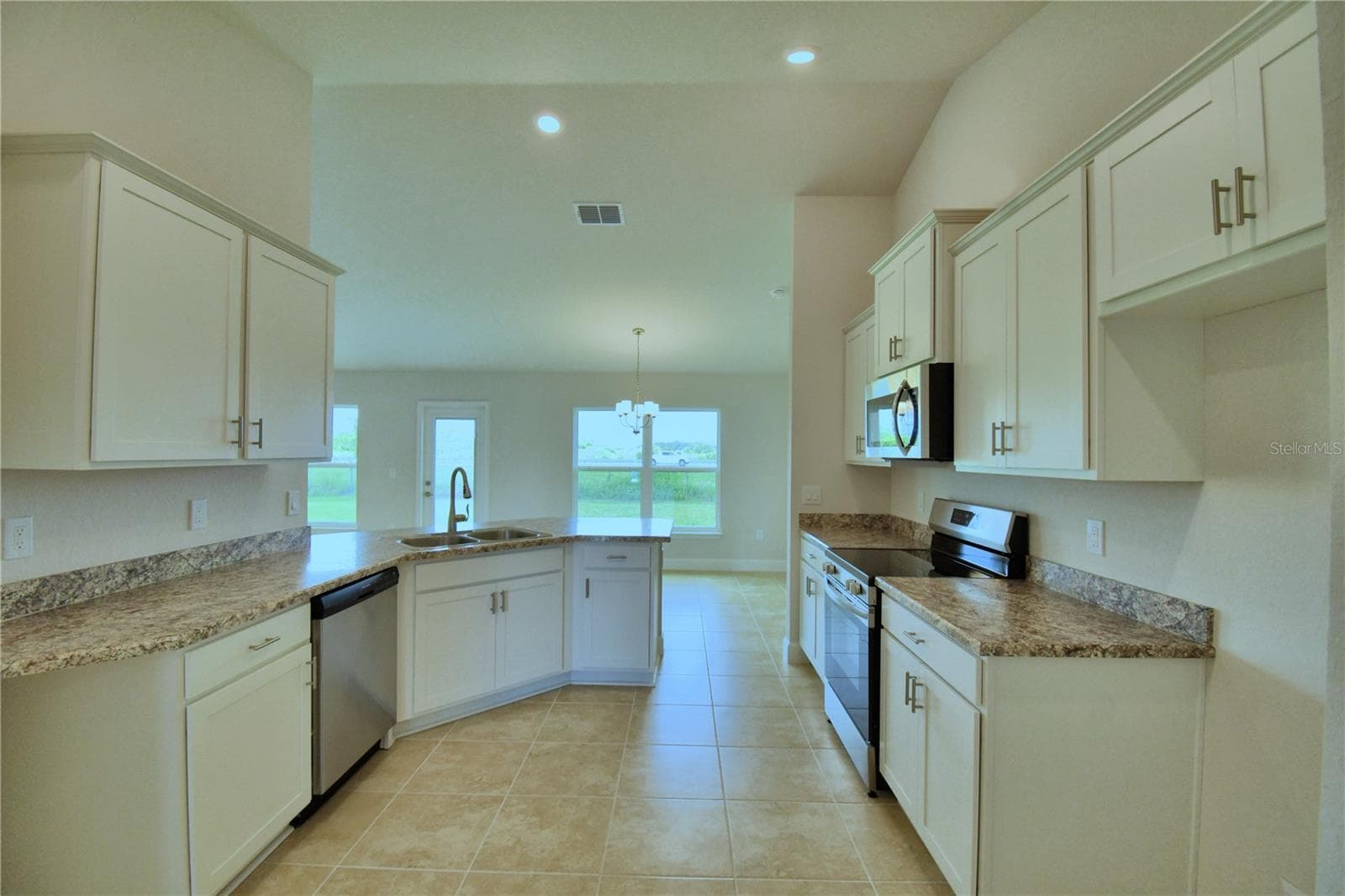 Single Family Residence at 4612 CALAMINT LN, AUBURNDALE, photo 6 of 43