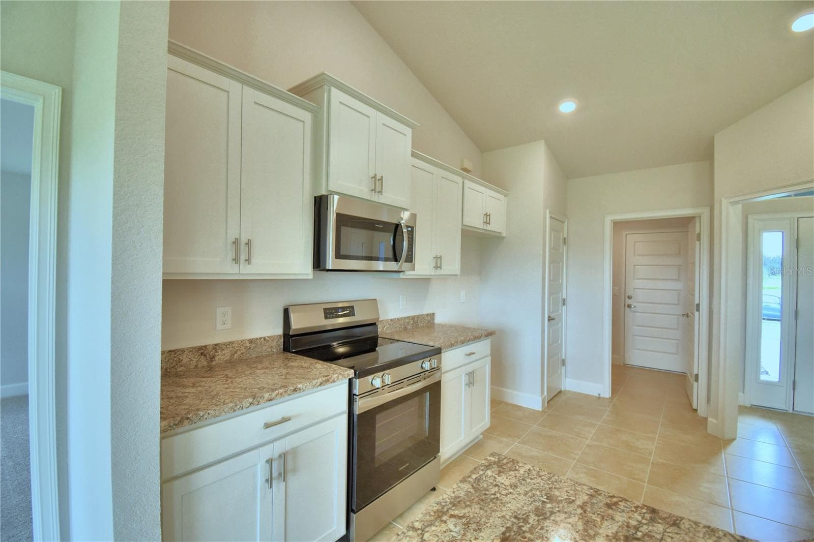 Single Family Residence at 4612 CALAMINT LN, AUBURNDALE, photo 8 of 43