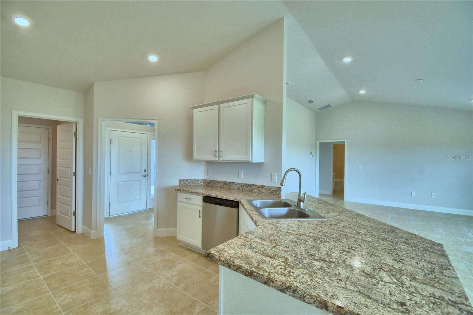 Single Family Residence at 4612 CALAMINT LN, AUBURNDALE, photo 9 of 43