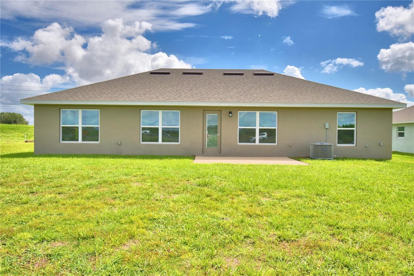 HOME IS NOT ACTUAL HOME. COLORS AND FINISHES WILL VARY. - 4612 CALAMINT LN, AUBURNDALE