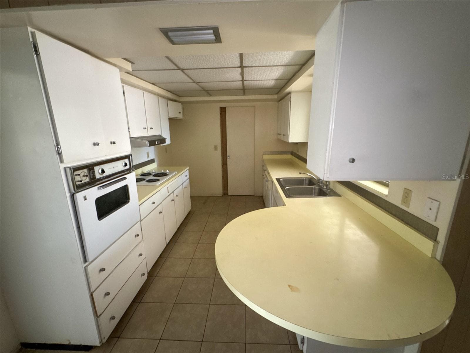 KITCHEN - 3234 DANTE DR, SARASOTA