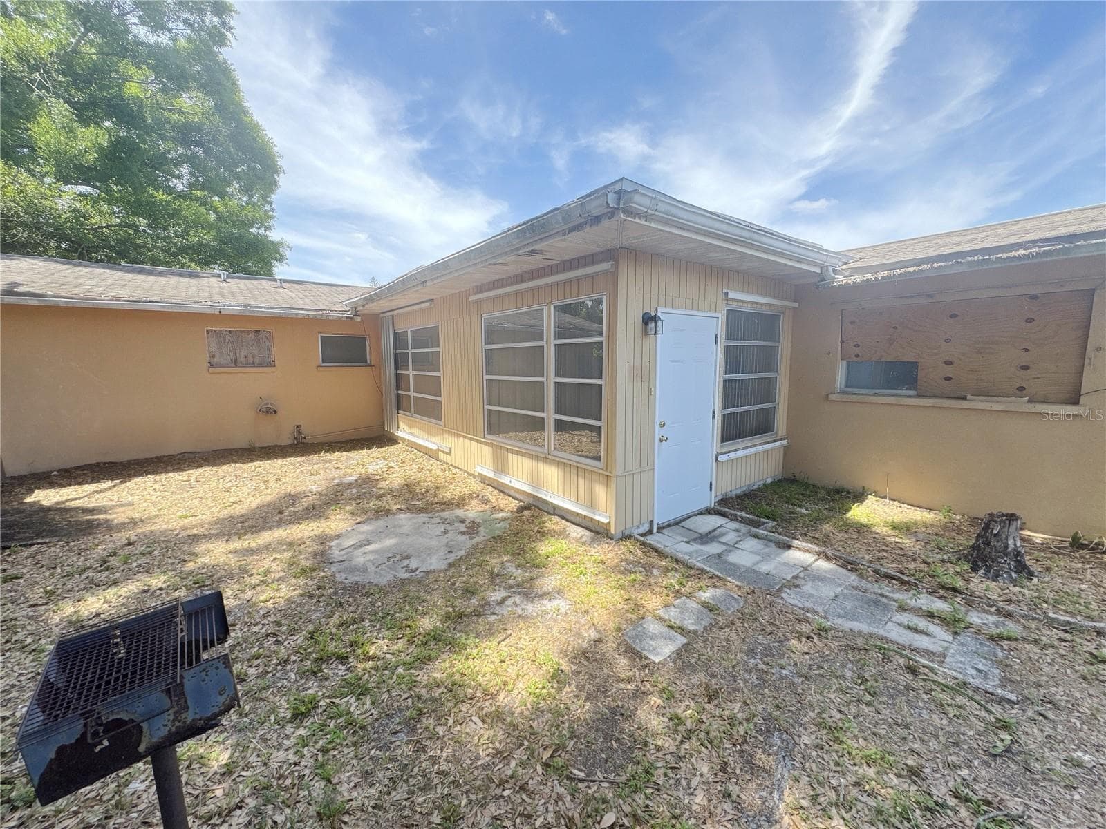 EXTERIOR VIEW OF REAR OF HOME - 3234 DANTE DR, SARASOTA