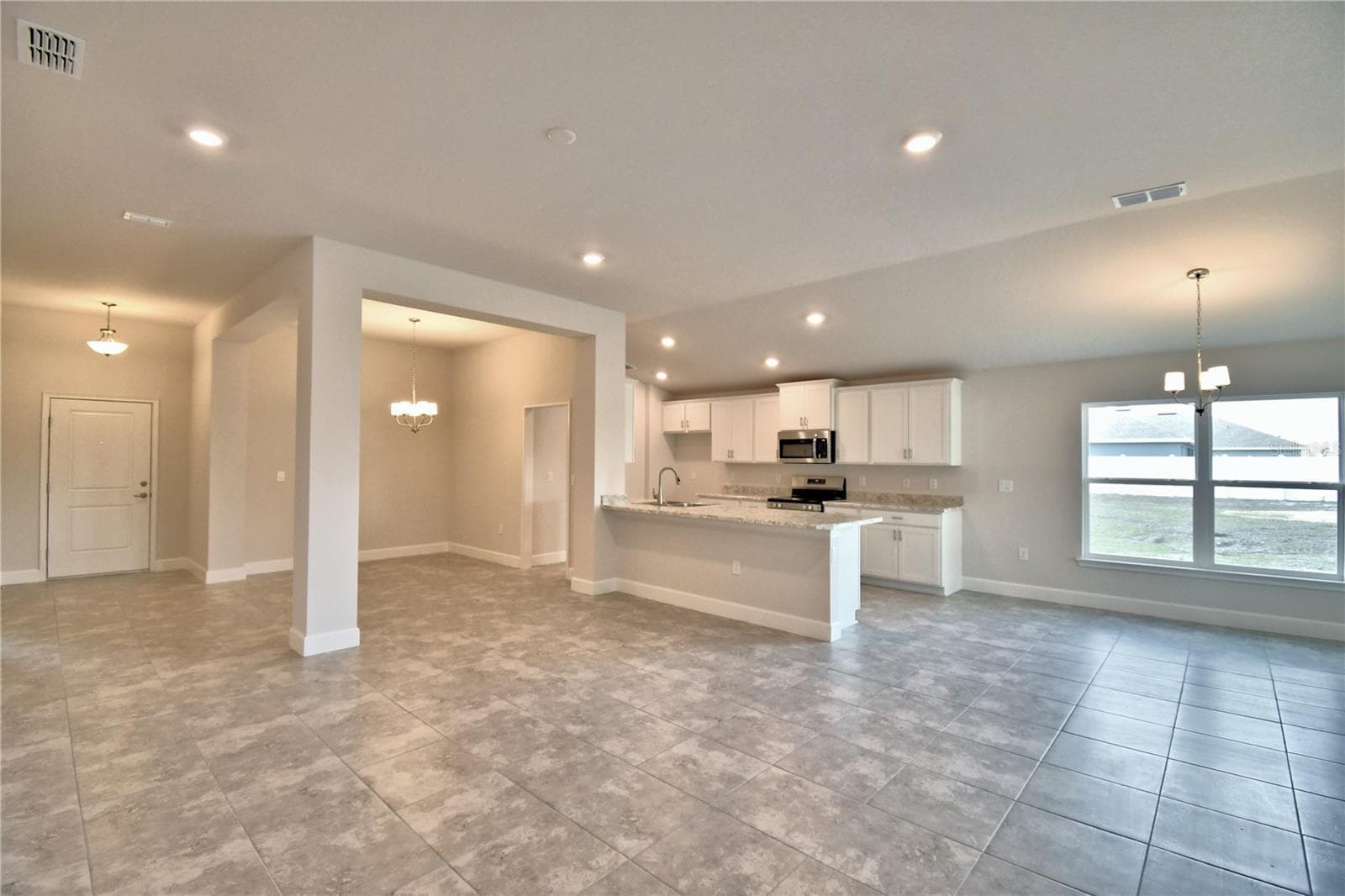 Single Family Residence at 4608 CALAMINT LN, AUBURNDALE, photo 7 of 49