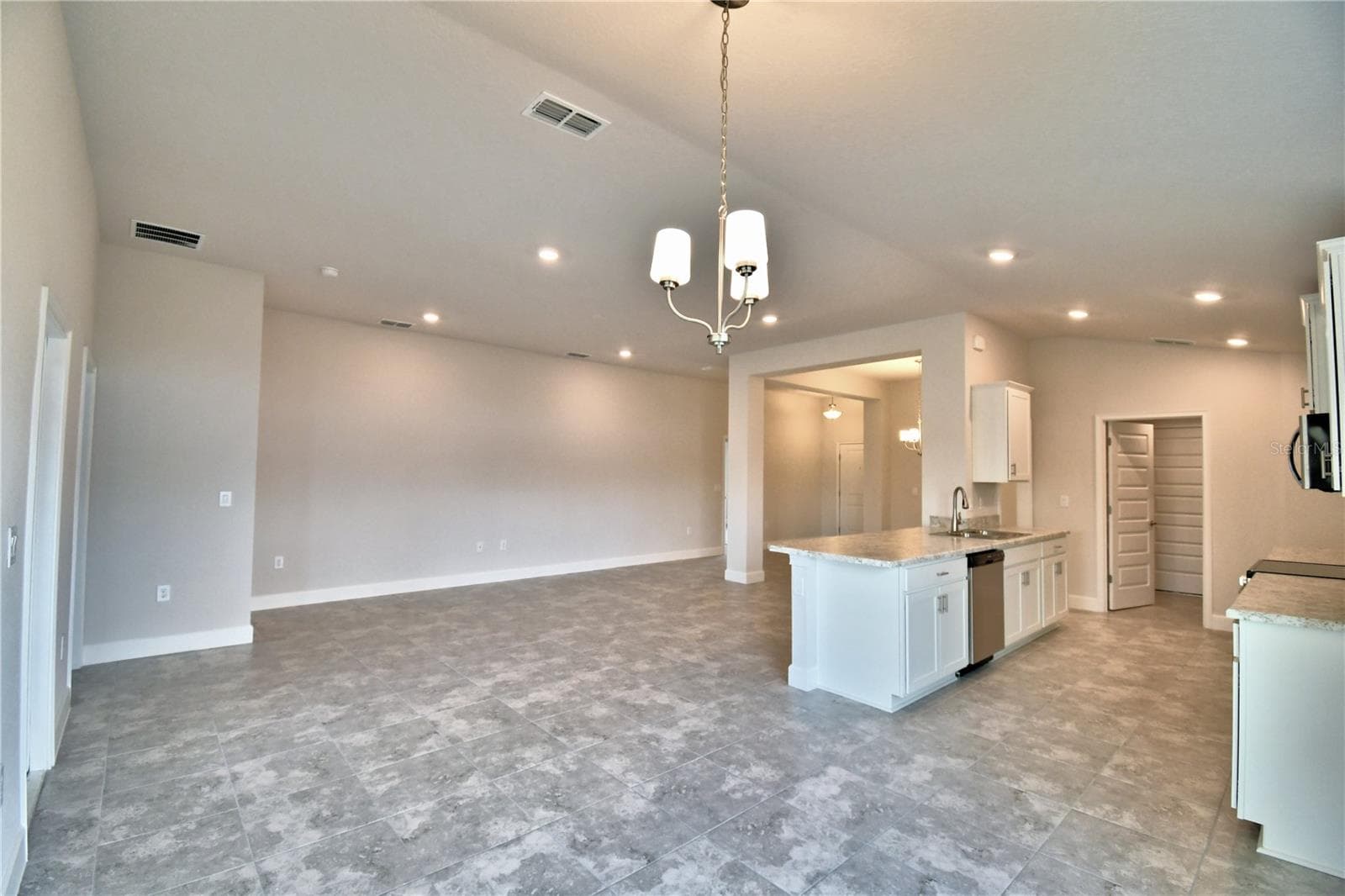 Single Family Residence at 4608 CALAMINT LN, AUBURNDALE, photo 8 of 49