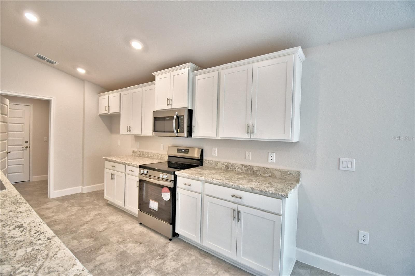 Single Family Residence at 4608 CALAMINT LN, AUBURNDALE, photo 11 of 49