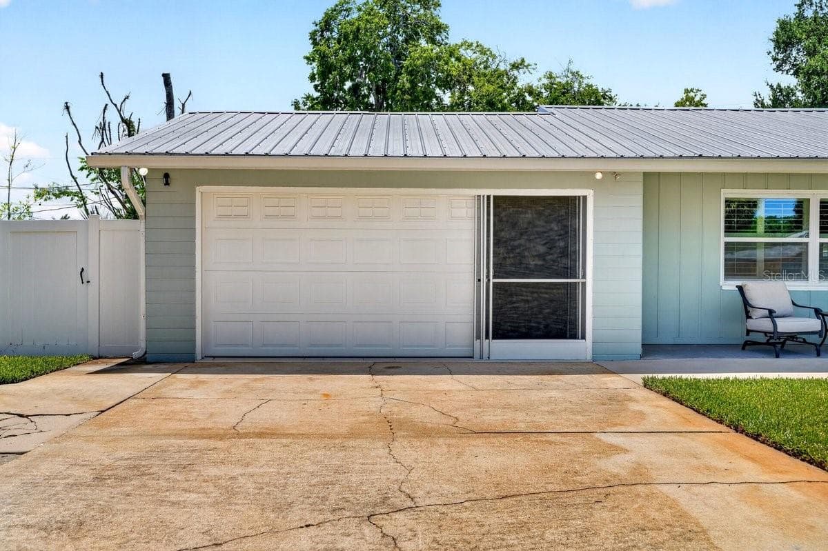 Single Family Residence at 2334 CITRUS AVE, SOUTH DAYTONA, photo 4 of 56