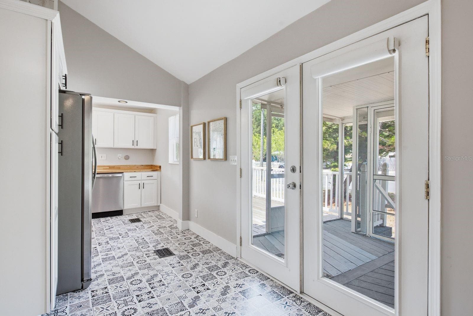 Single Family Residence at 7201 5TH AVE N, ST PETERSBURG, photo 9 of 39