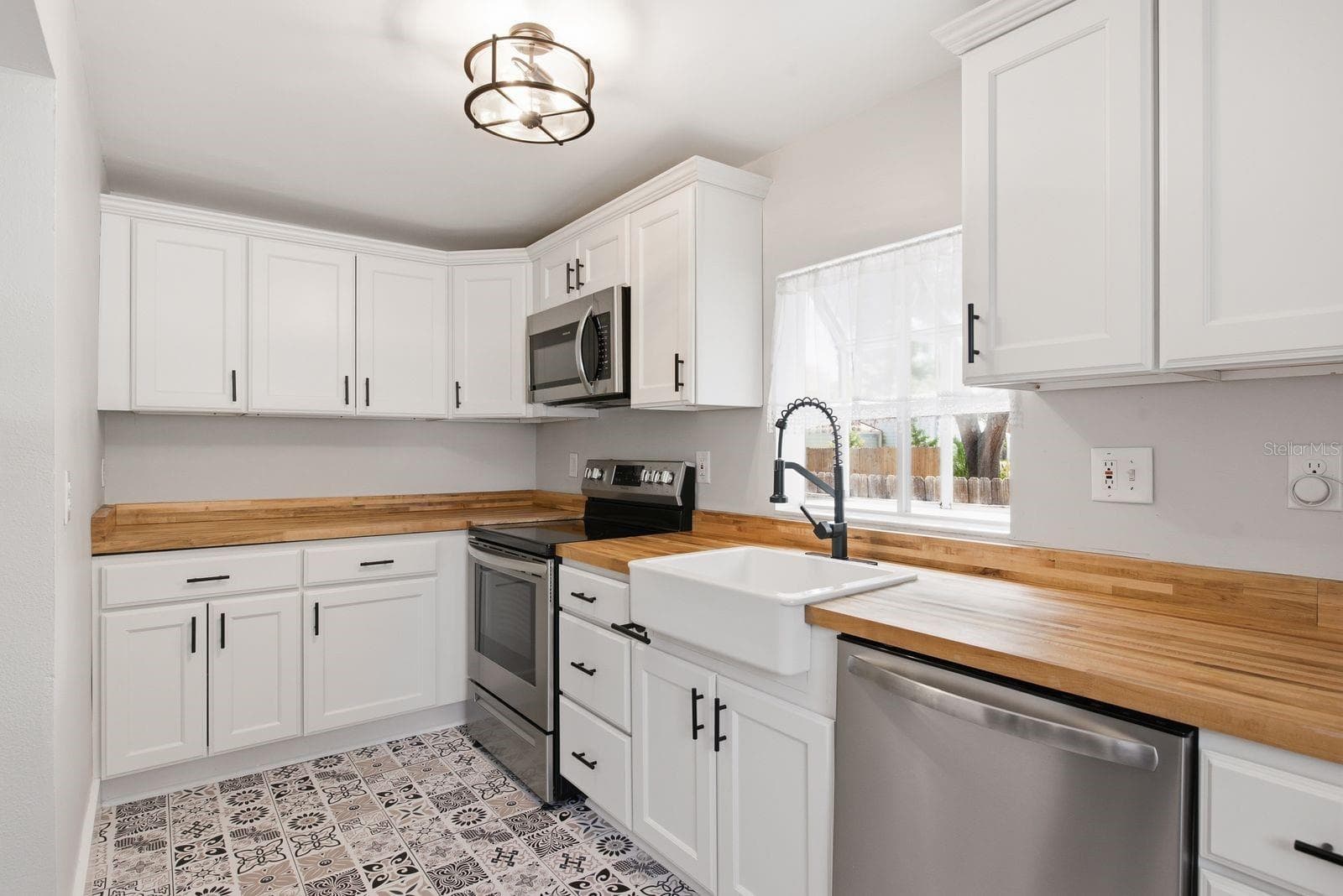 Single Family Residence at 7201 5TH AVE N, ST PETERSBURG, photo 12 of 39