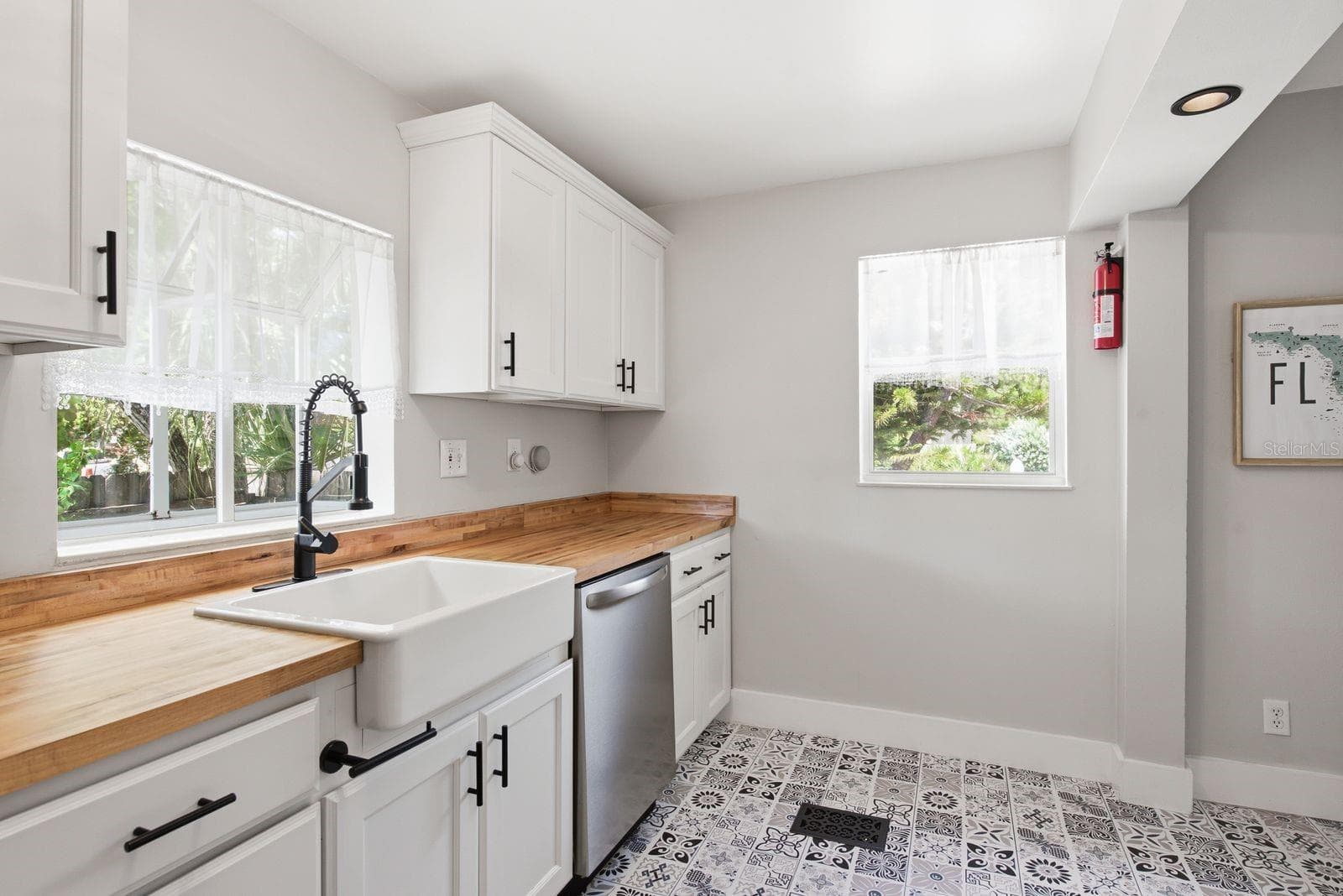 Single Family Residence at 7201 5TH AVE N, ST PETERSBURG, photo 13 of 39