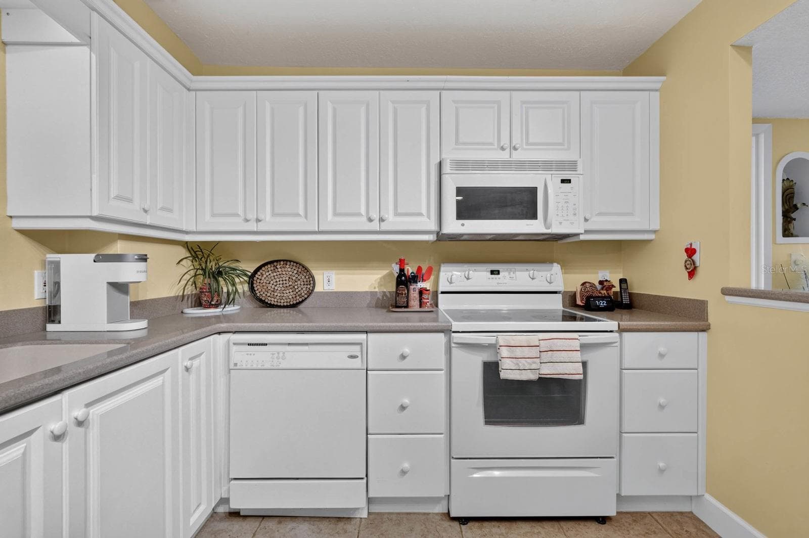Condominium at 925 N HALIFAX AVE #403, DAYTONA BEACH, photo 14 of 56