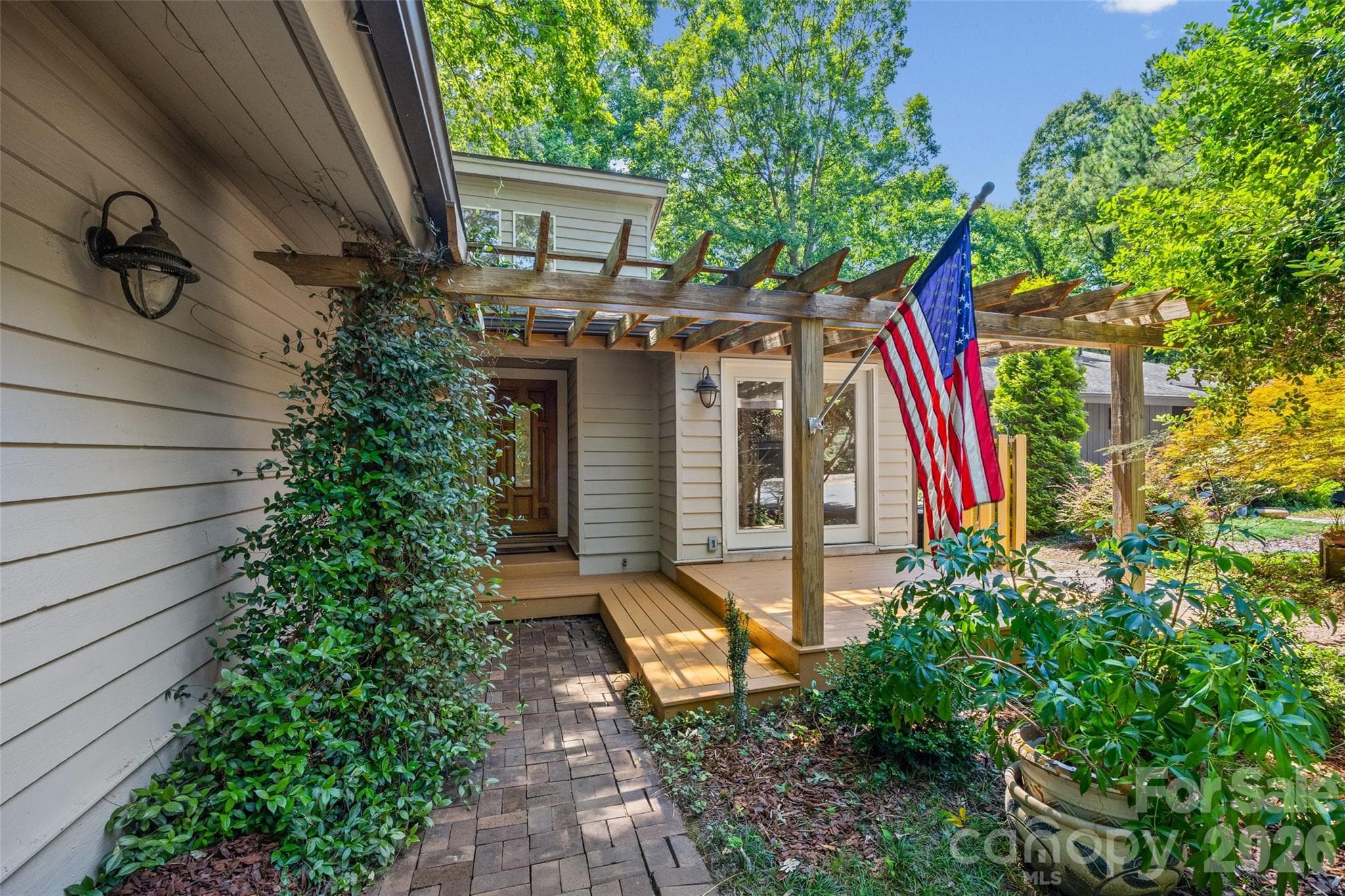 Single Family Residence at Lake Wylie, photo 2 of 34