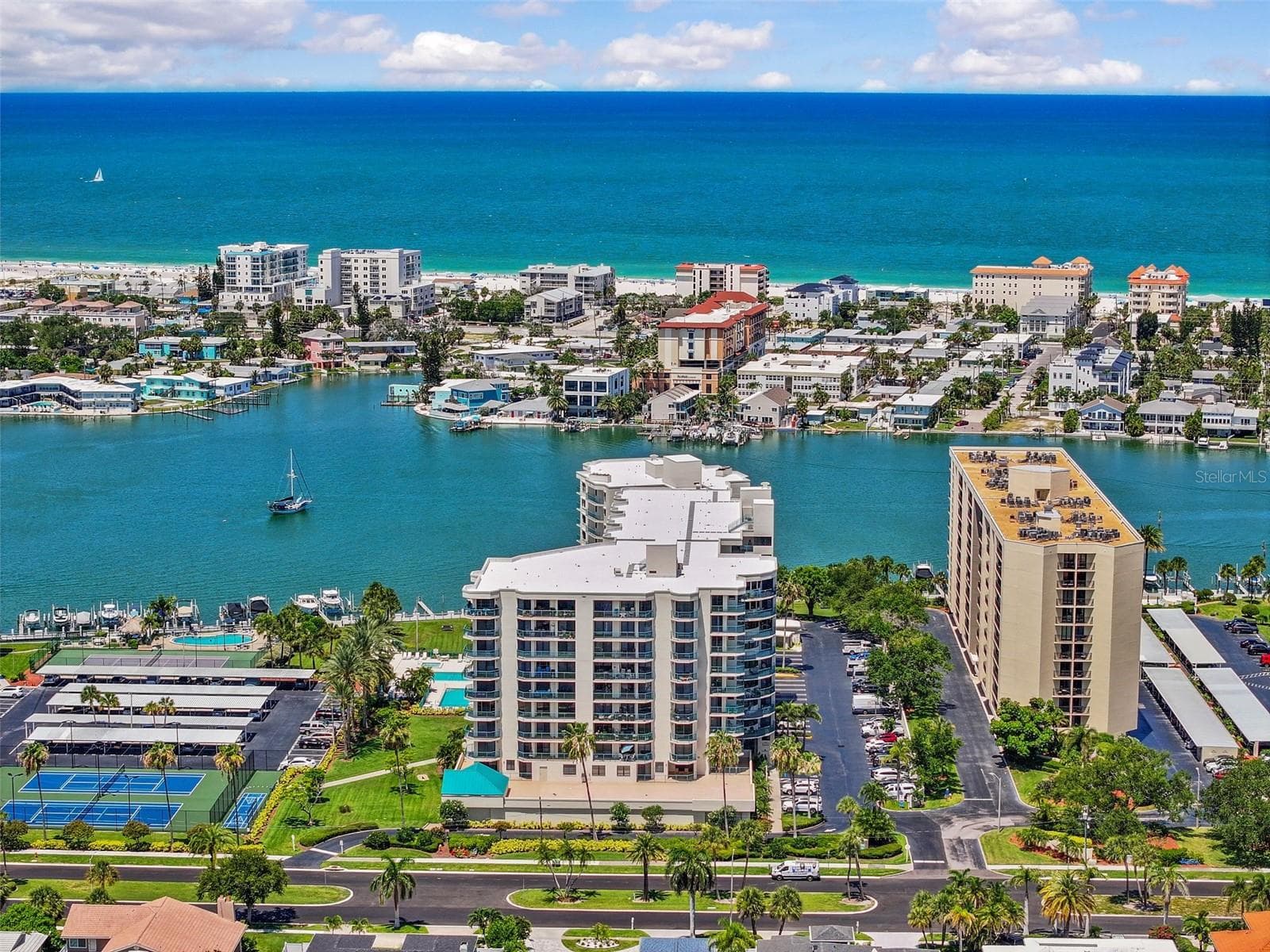 670 ISLAND WAY #800