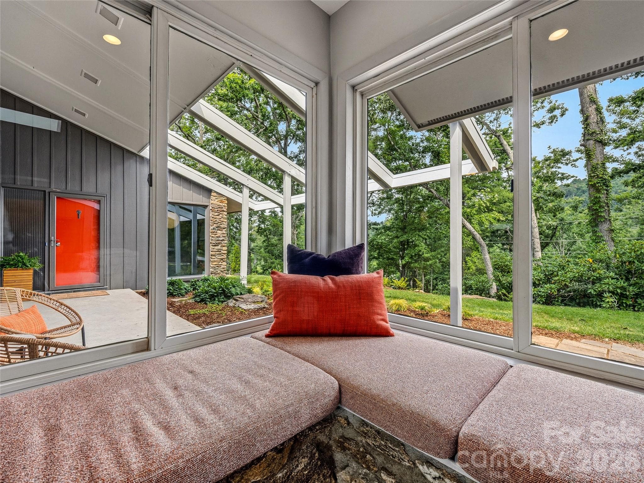 Single Family Residence at 4 Kent Place, Asheville, photo 24 of 48