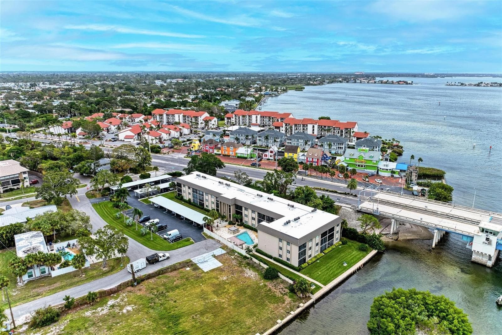 Condominium at 6470 HOLLYWOOD BLVD #307, SARASOTA, photo 2 of 44