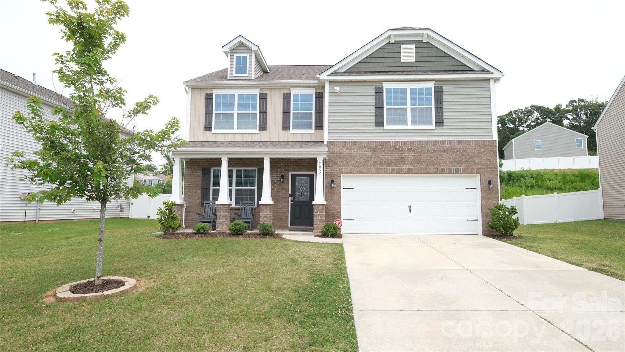 Single Family Residence at 7032 Branch Fork Road, Charlotte, photo 2 of 40