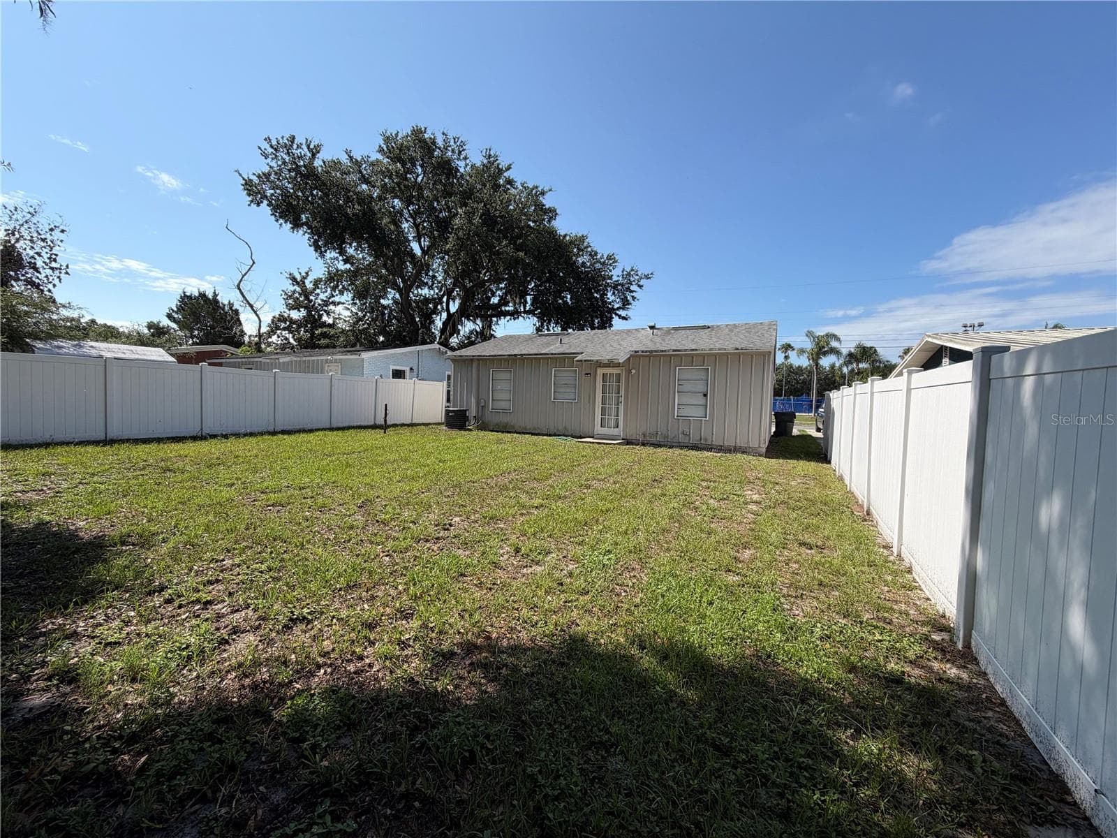 Single Family Residence at 311 W BELLA VISTA ST, LAKELAND, photo 26 of 40