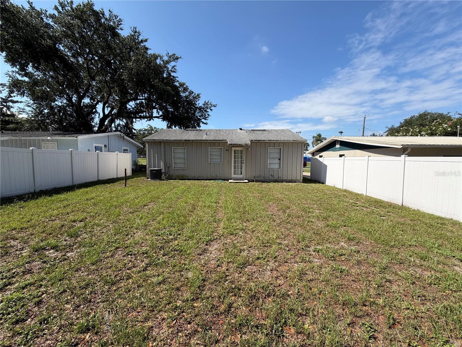 Single Family Residence at 311 W BELLA VISTA ST, LAKELAND, photo 27 of 40