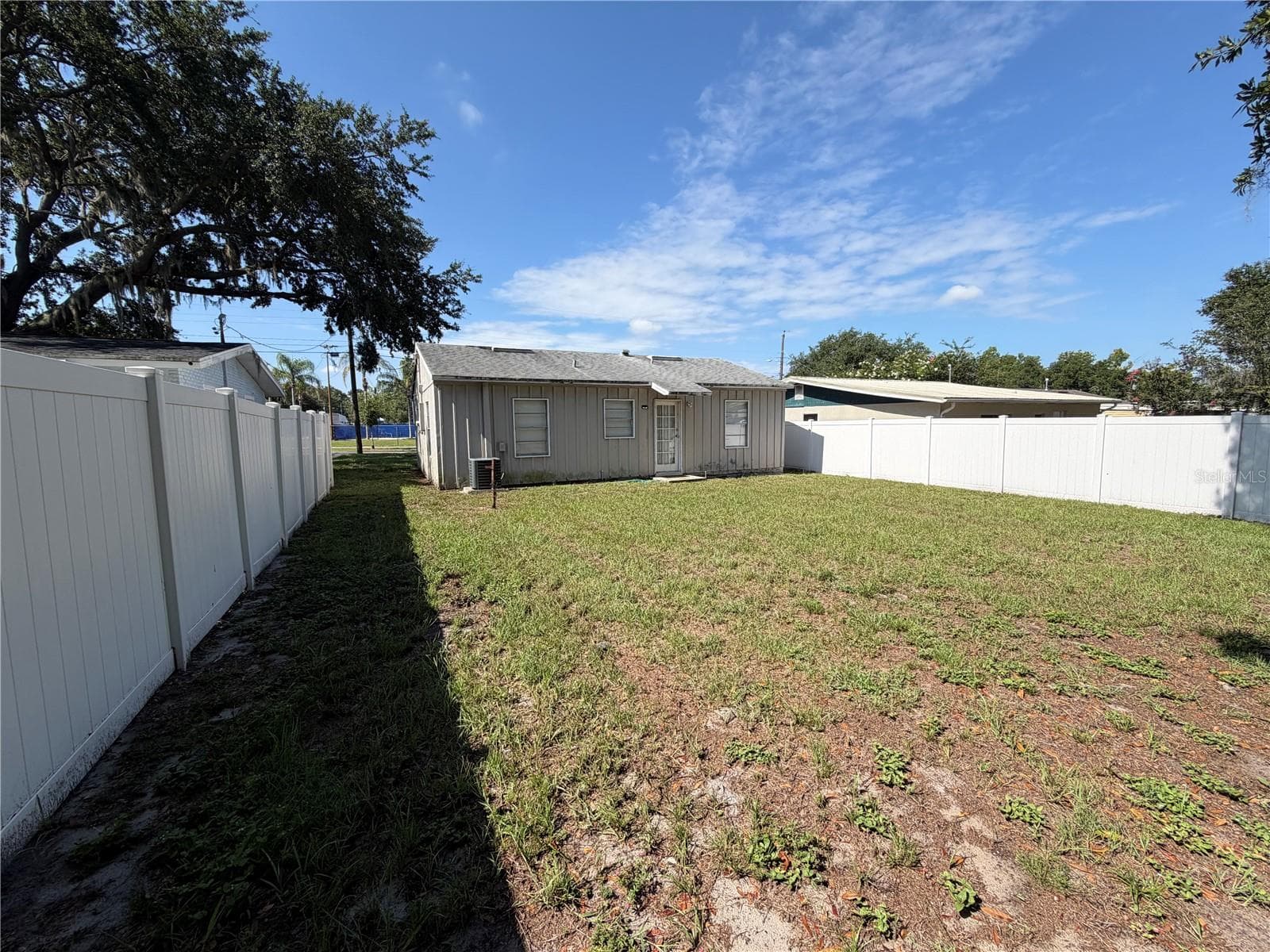 Single Family Residence at 311 W BELLA VISTA ST, LAKELAND, photo 28 of 40