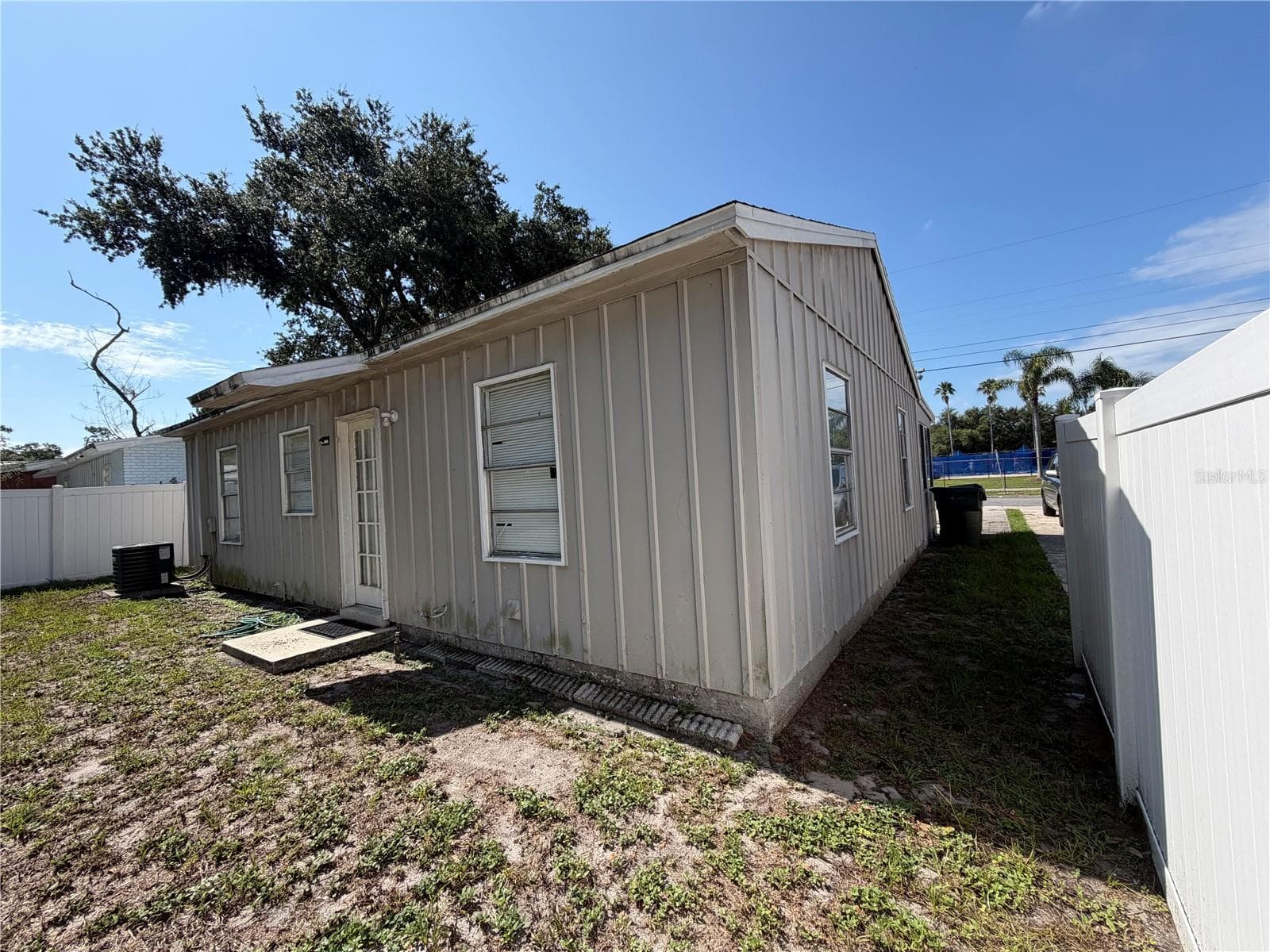 Single Family Residence at 311 W BELLA VISTA ST, LAKELAND, photo 33 of 40