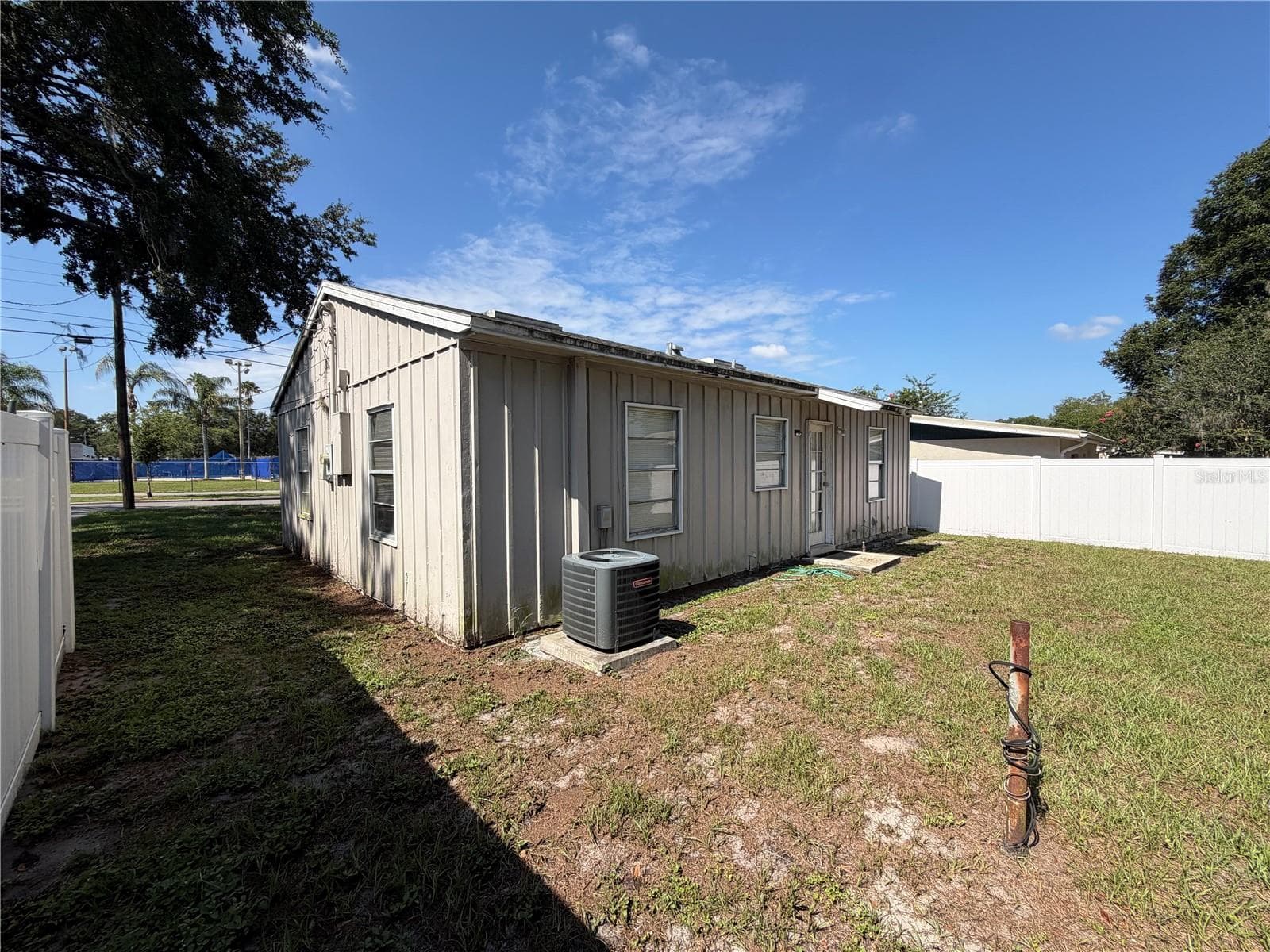 Single Family Residence at 311 W BELLA VISTA ST, LAKELAND, photo 34 of 40