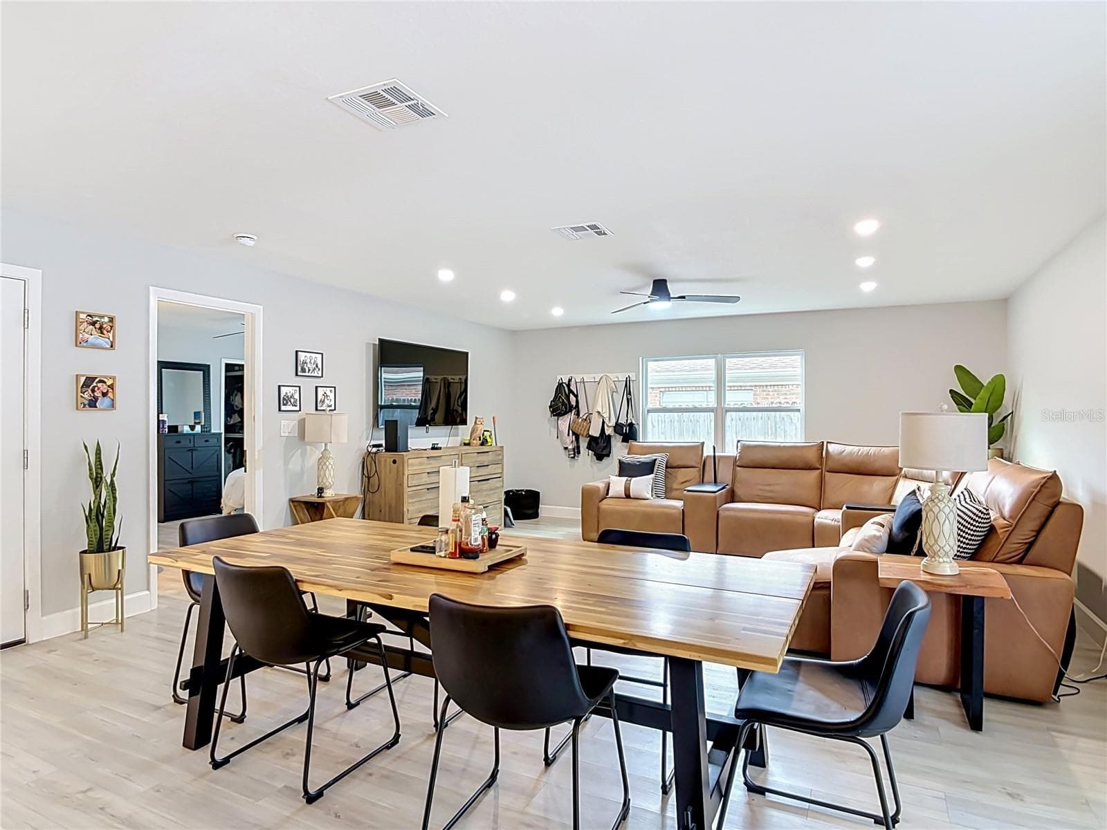 Single Family Residence at 8676 HILLSIDE DR, ORLANDO, photo 11 of 64