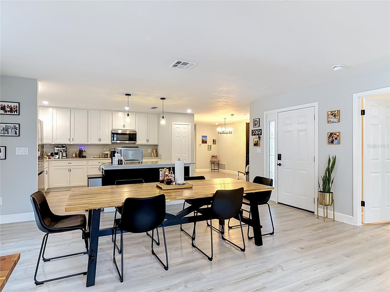 Single Family Residence at 8676 HILLSIDE DR, ORLANDO, photo 12 of 64