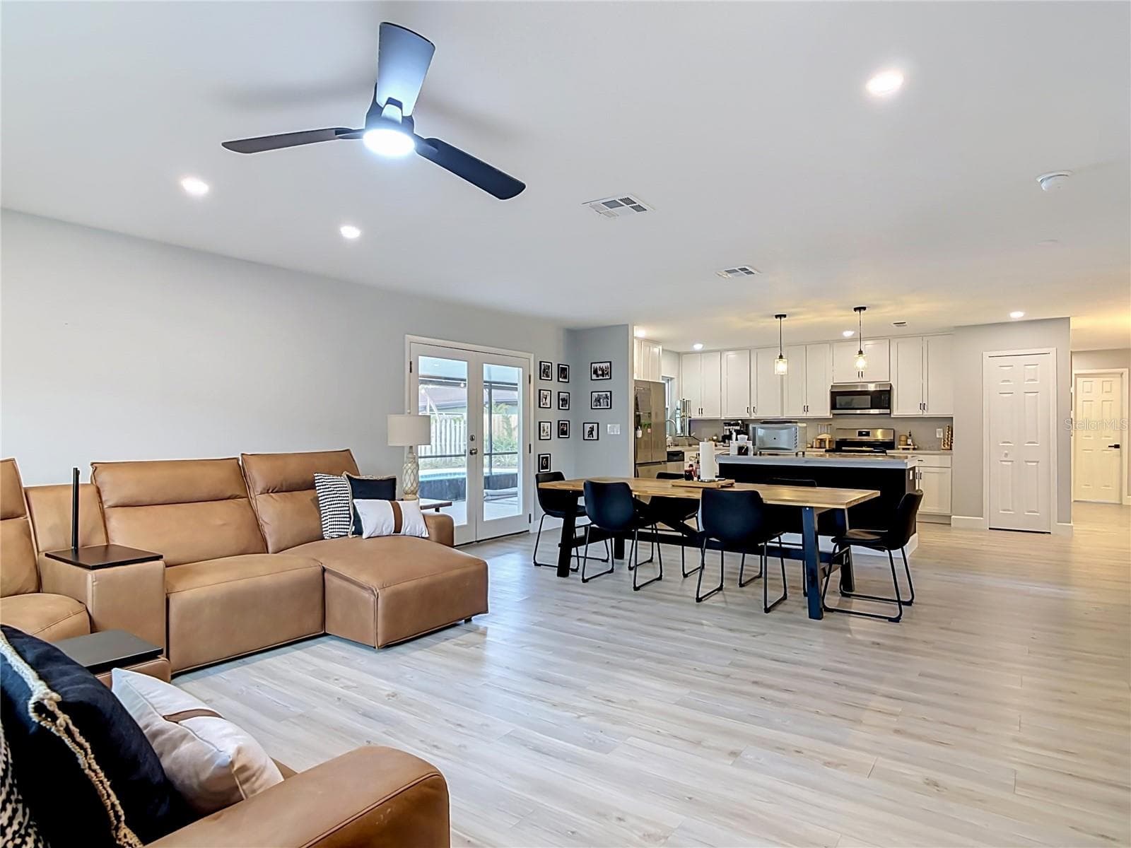 Single Family Residence at 8676 HILLSIDE DR, ORLANDO, photo 16 of 64